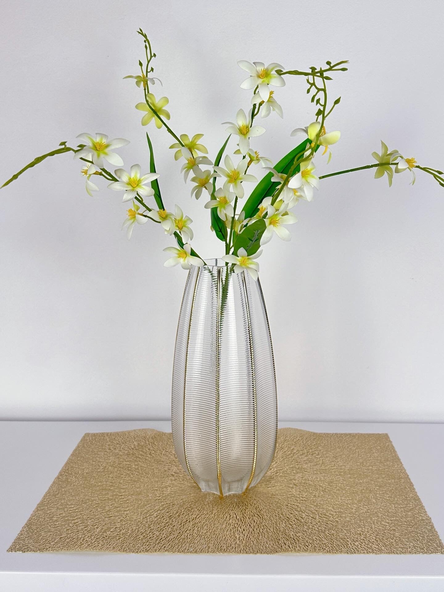 vase and Roses