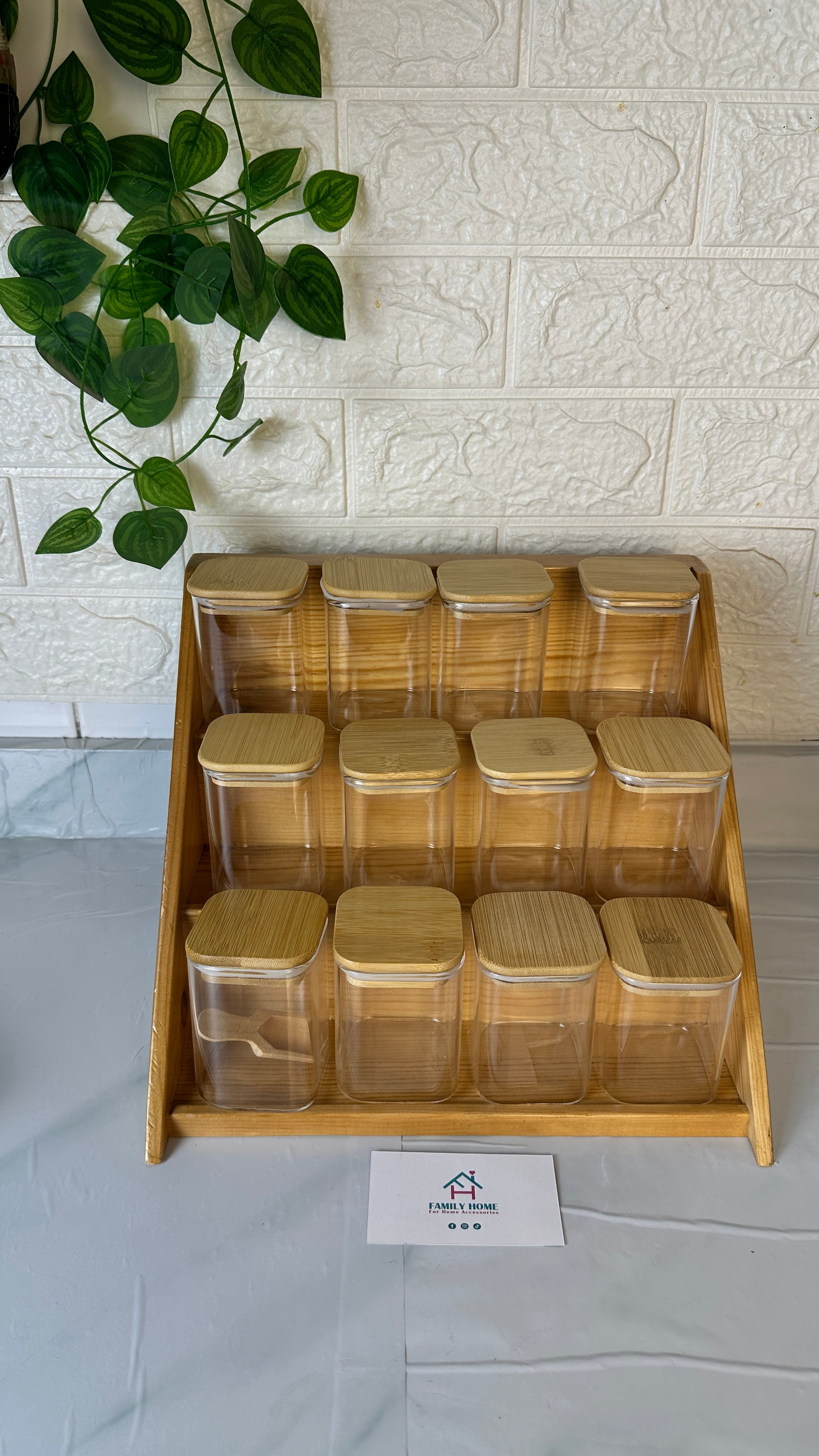 طقم توابل بالاستيكر والسلم والمعيار