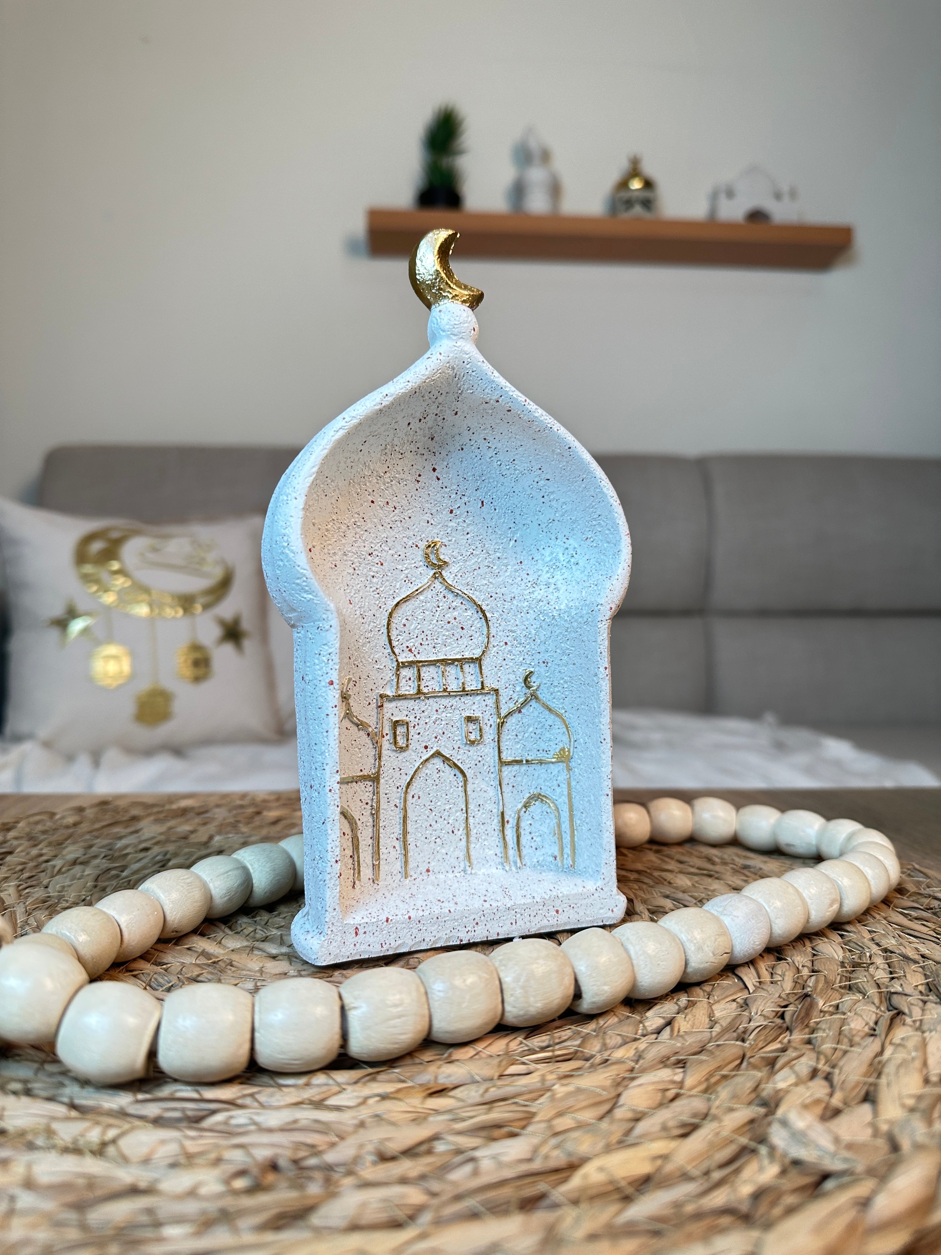 مئذنة لون كريمى حجم صغير