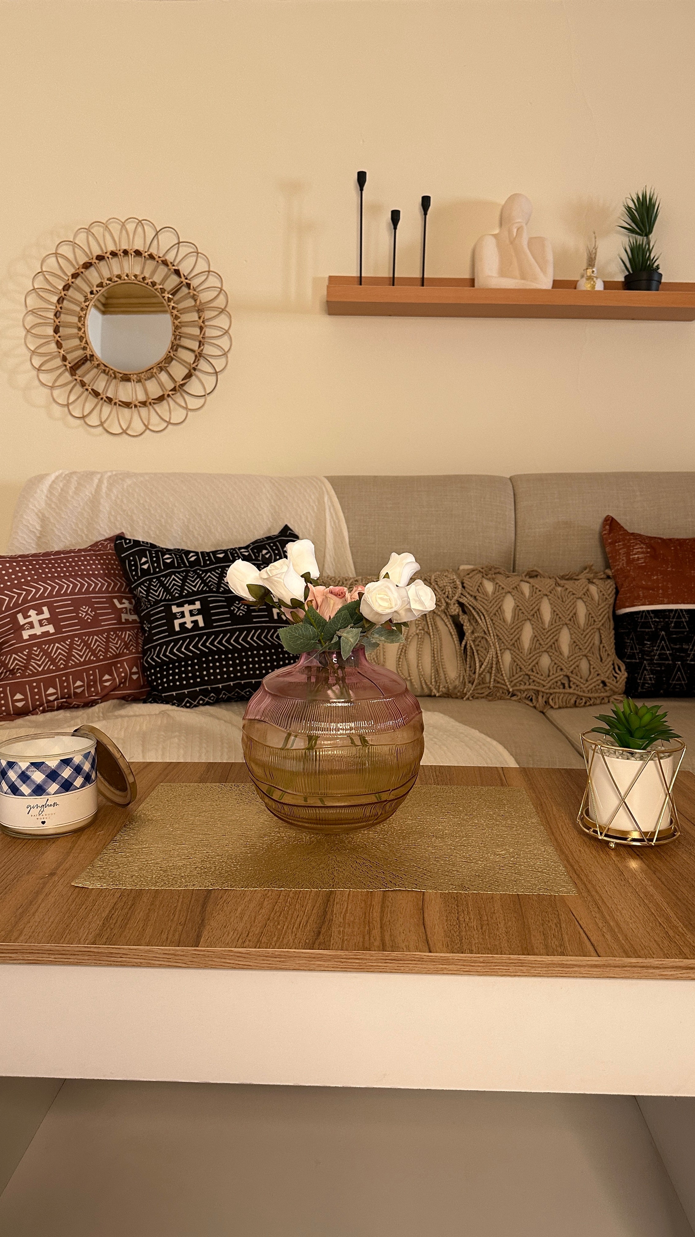 V004فازة زجاجية ملونه