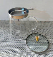 دورق زجاج لتصفية الزيت او العصائر