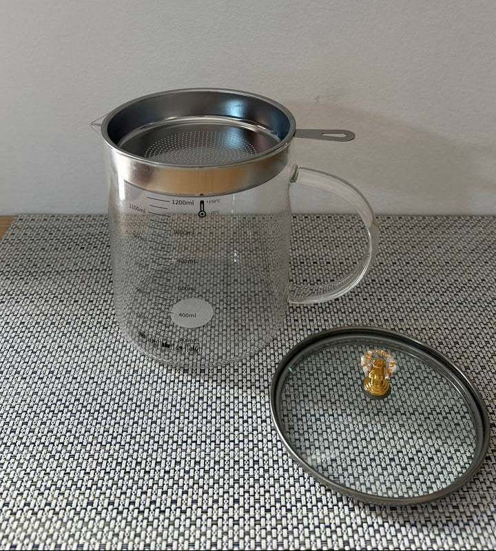 دورق زجاج لتصفية الزيت او العصائر