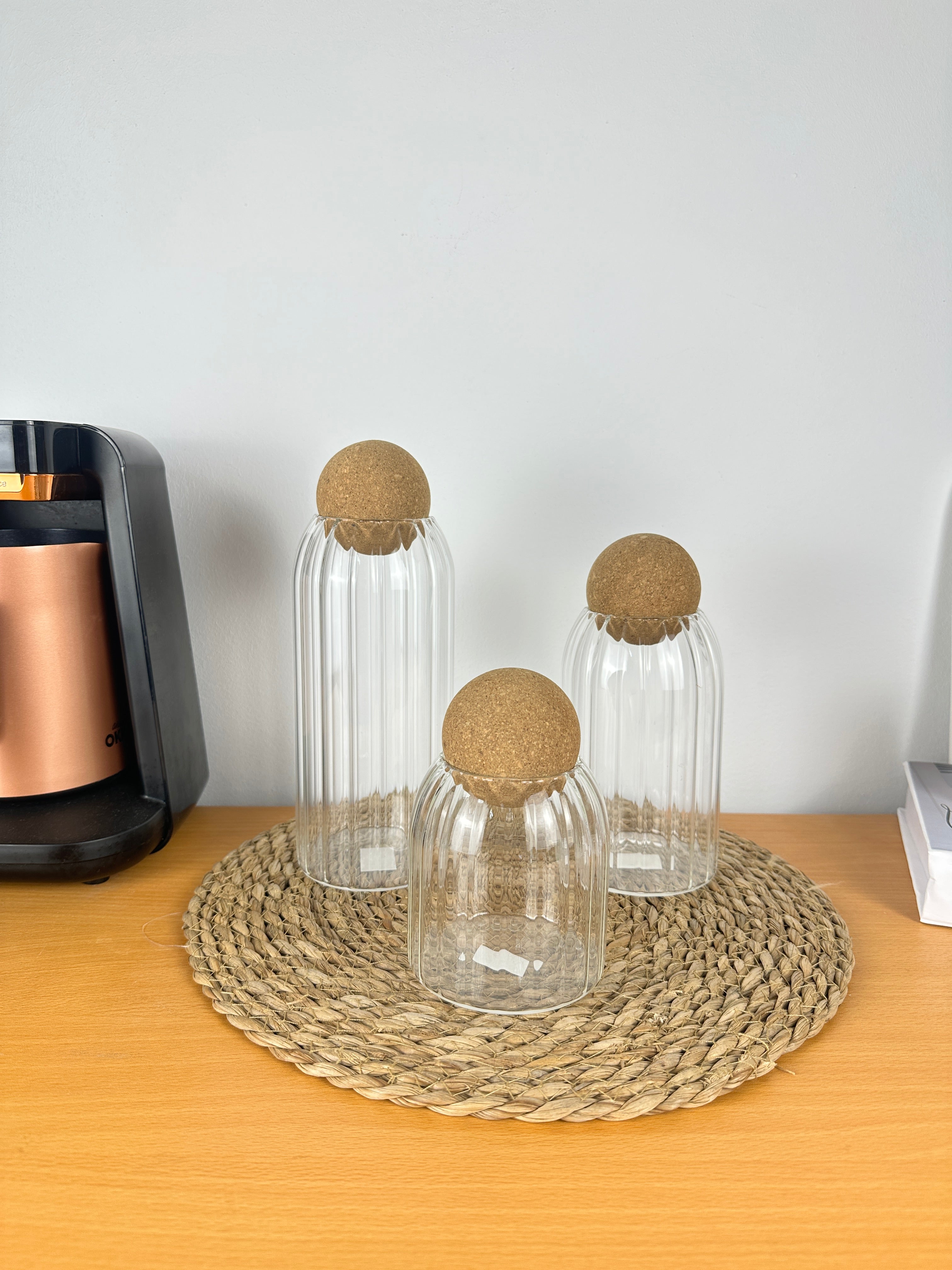 طقم برطمانات زجاج بغطاء كورة خشب