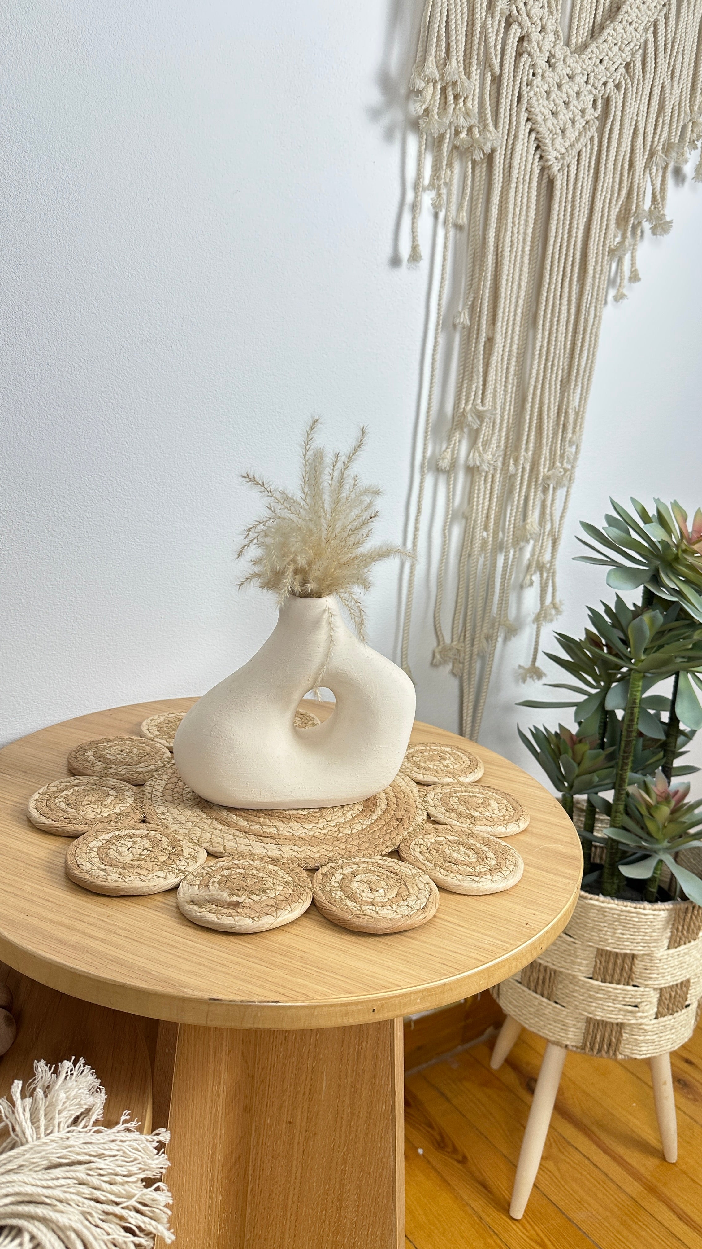 V021 فازة فخار تجريدية