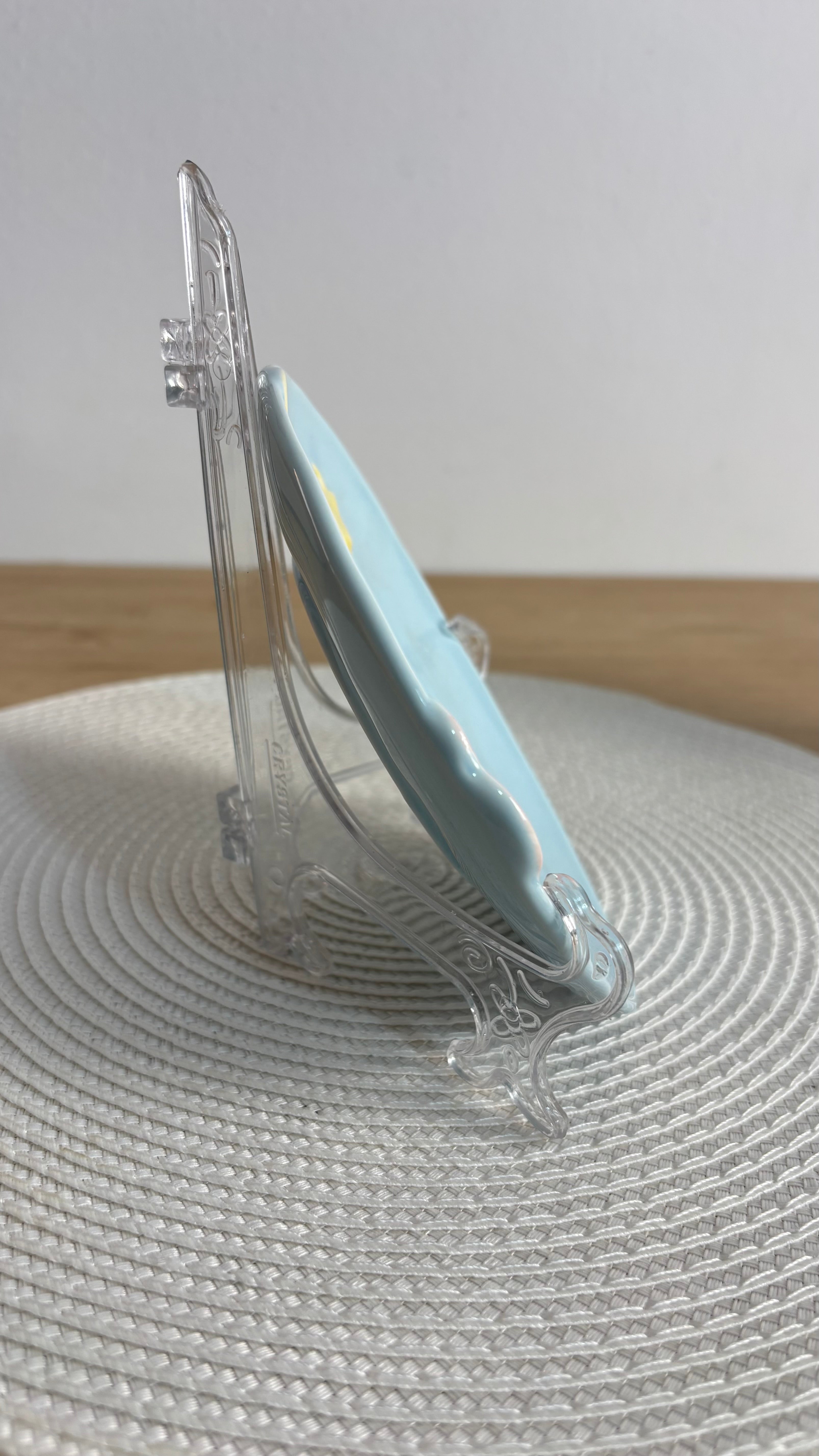 حامل أطباق وتحف أكريليك شفاف( كبير )buy 1 get 2 free