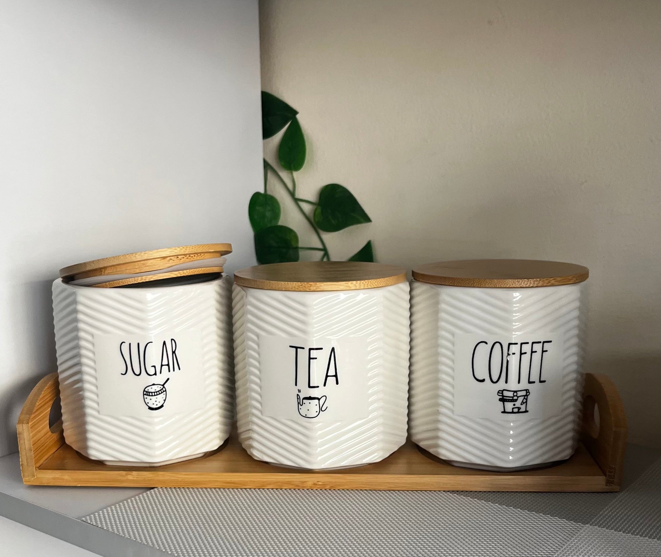 طقم مضلع ابيض  Coffee & Tea