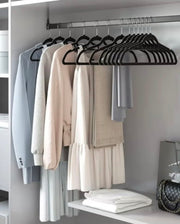 4 مجموعات شماعة ملابس سوداء