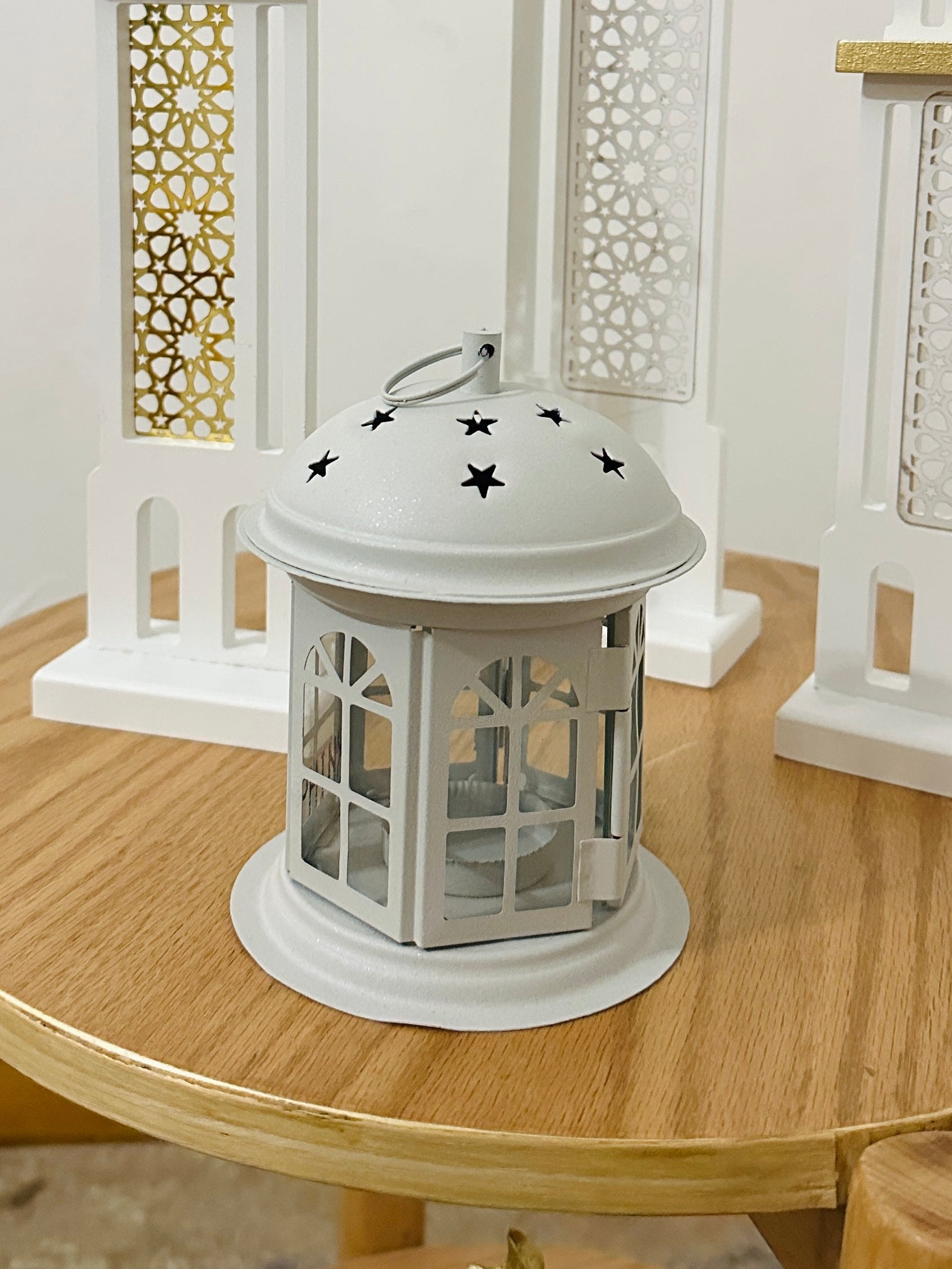 فانوس ابيض معدن