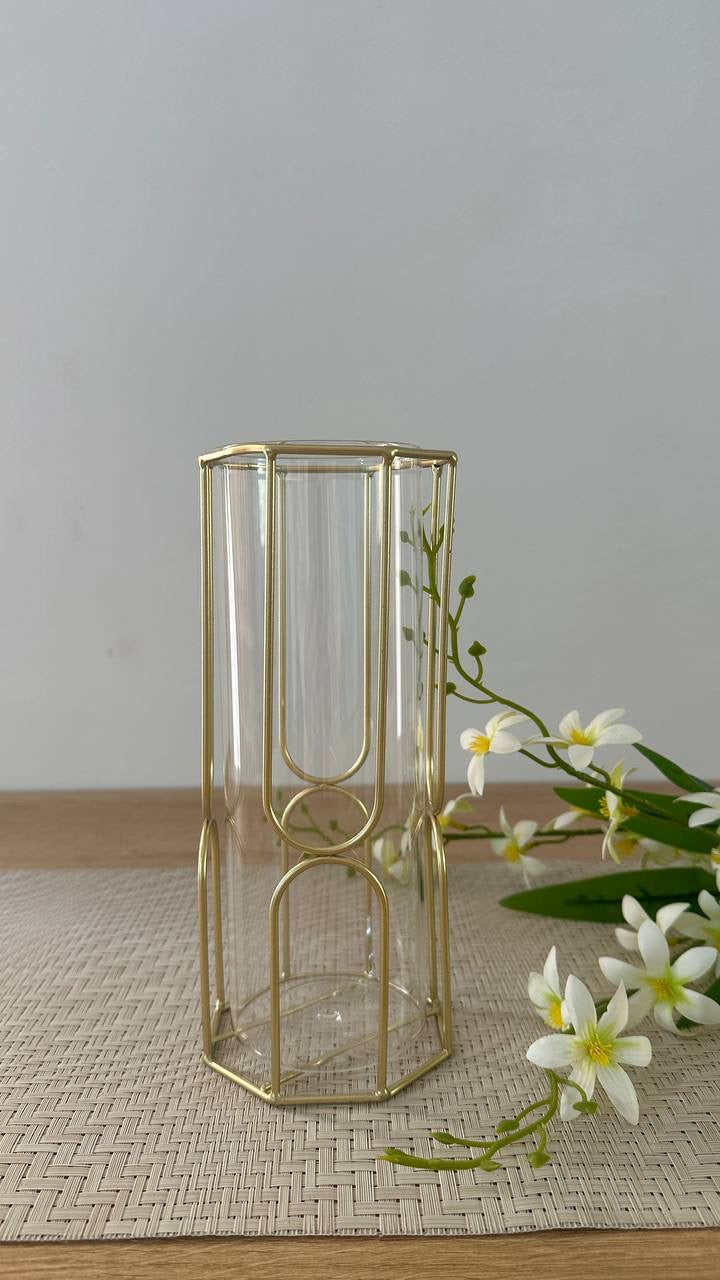 V019 فازة زجاجية باطار معدنى