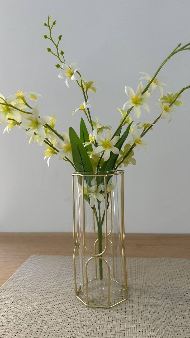 V019 فازة زجاجية باطار معدنى